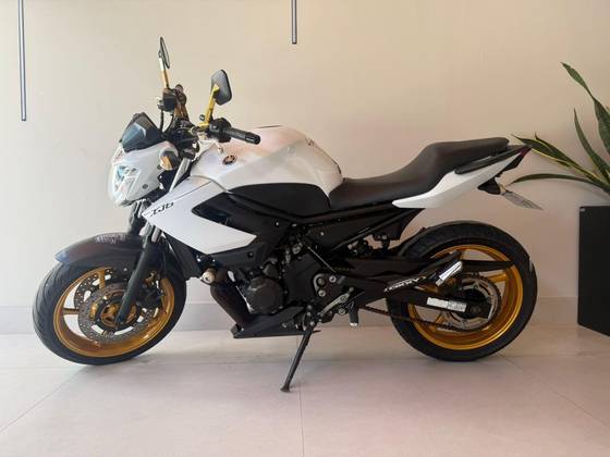 YAMAHA XJ6 N 